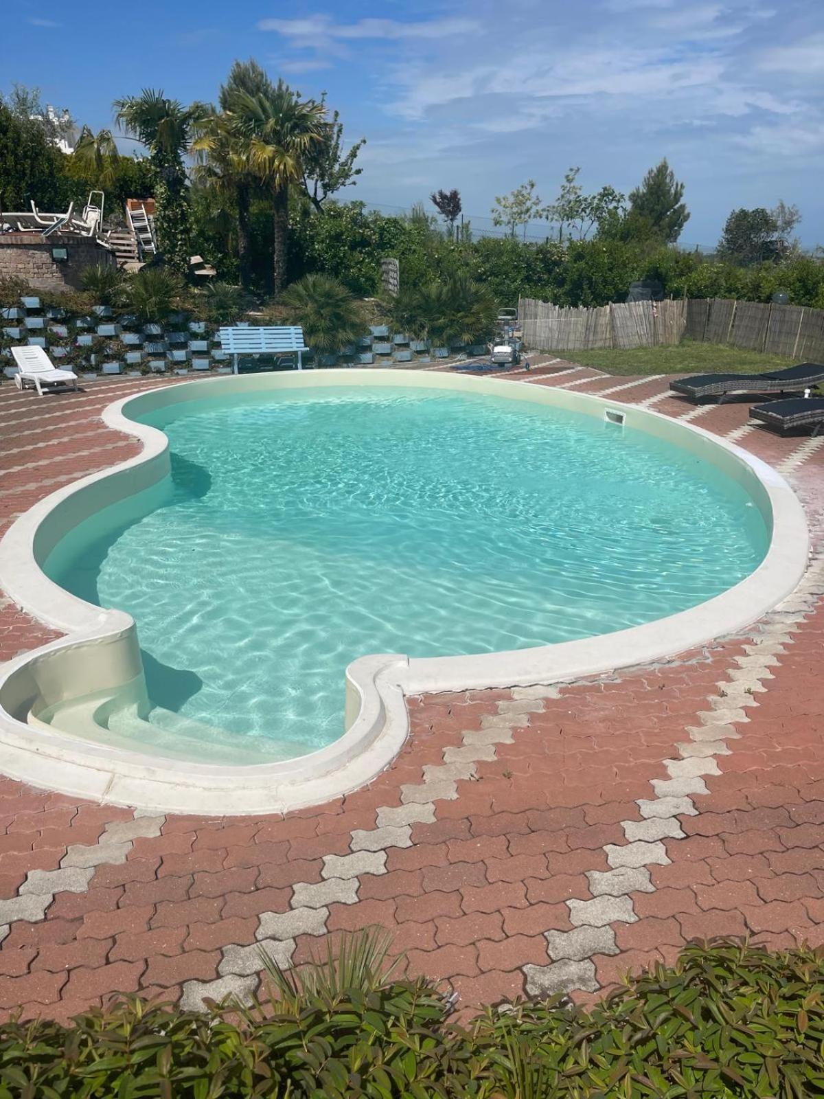 San Costanzo B&B Villa Alma מראה חיצוני תמונה